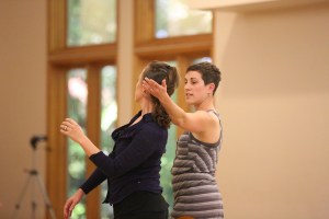 EL3A9556_Joelle hold Dawn head